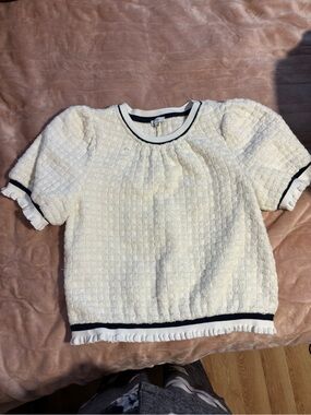 VOY Cream Textured Short Sleeve Sweater with Black Trim
